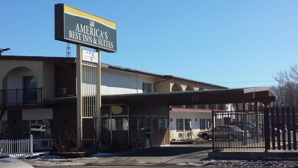 Americas Best Inn & Suites Urbana Εξωτερικό φωτογραφία