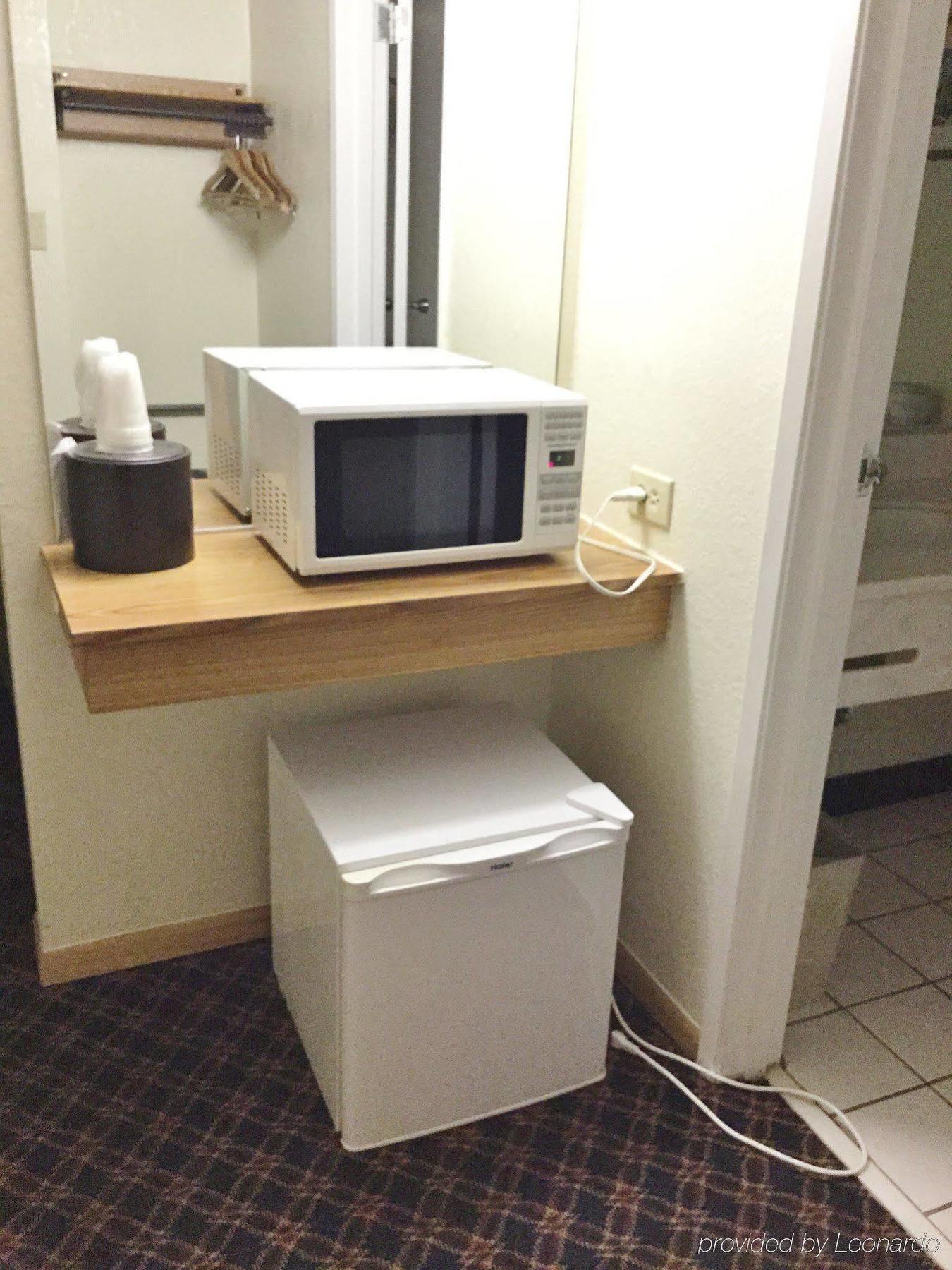 Americas Best Inn & Suites Urbana Εξωτερικό φωτογραφία