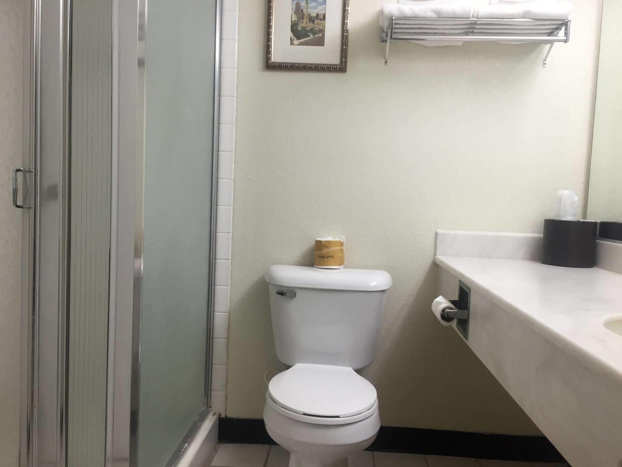 Americas Best Inn & Suites Urbana Εξωτερικό φωτογραφία